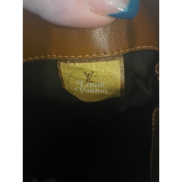 Louis Vuitton bag in GREAT condition - Picture 3 of 4